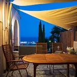 Serenity Climate Pool & Panoramic Sea Views ヴィラ