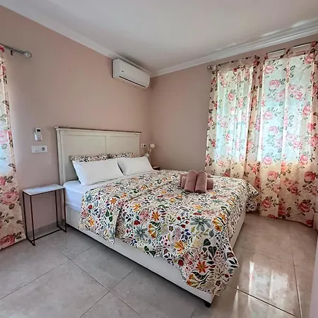 Villa Serenity Climate Pool & Panoramic Sea Views *