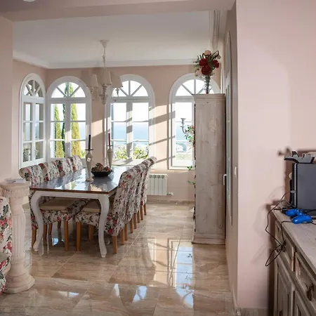 Serenity Climate Pool & Panoramic Sea Views Villa