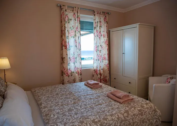 Serenity Climate Pool & Panoramic Sea Views