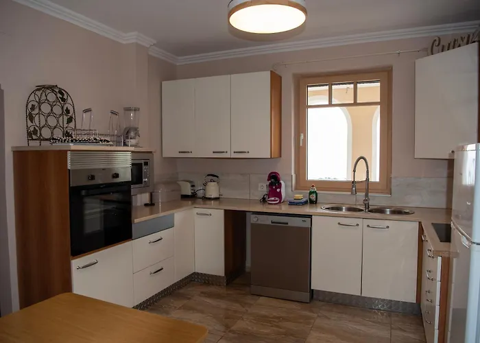 Villa Serenity Climate Pool & Panoramic Sea Views